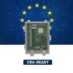 Prijemnik Cattron 11R prikazan je s prednje strane s vidljivom unutarnjom tiskanom pločom, na plavoj pozadini s EU zvjezdicama i oznakom „CRA-READY“.