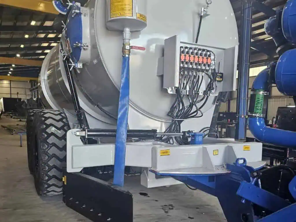 De Tyro-ontvanger die is geïntegreerd in een vacuümtanksysteem van Bailey International in een productiefaciliteit.