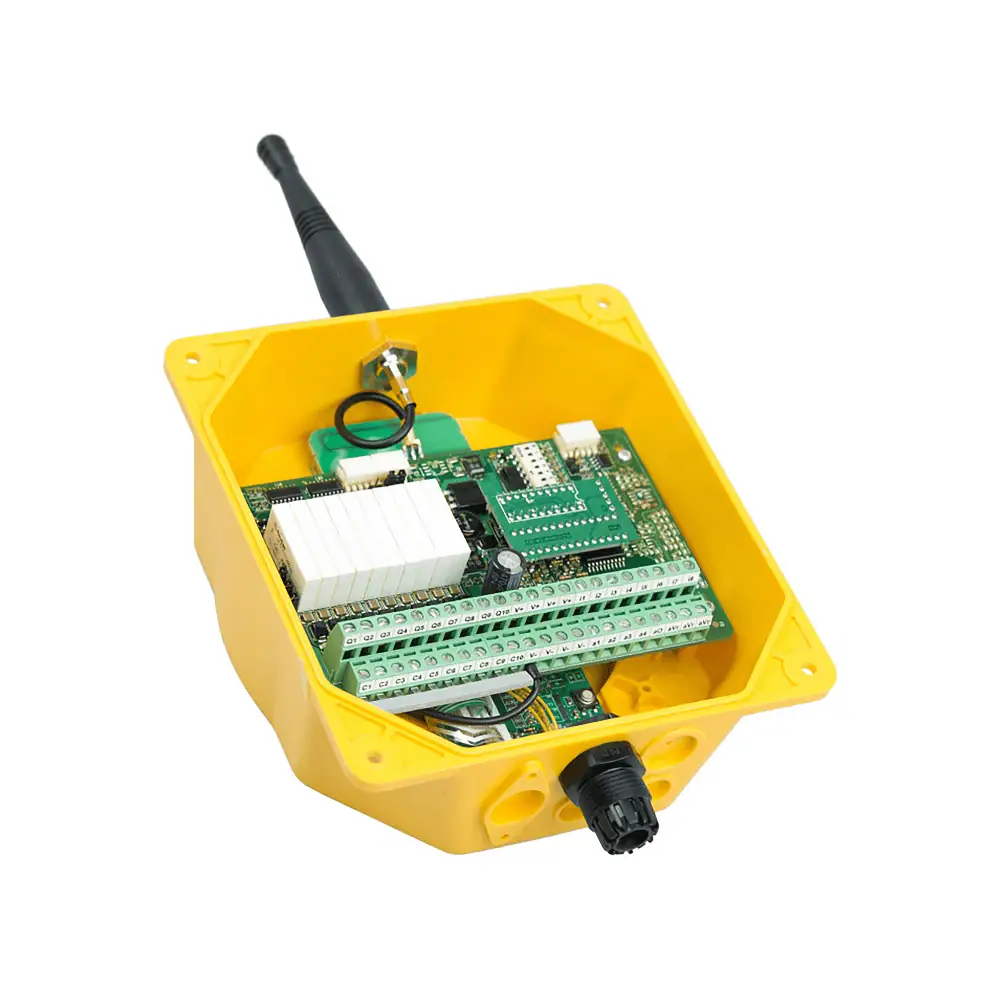 Récepteurs de télécommande radio Tyro Pavo et Auriga 1S : vue interne montrant la disposition des circuits imprimés sous un angle oblique